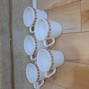 5 Vintage pyrex mugs